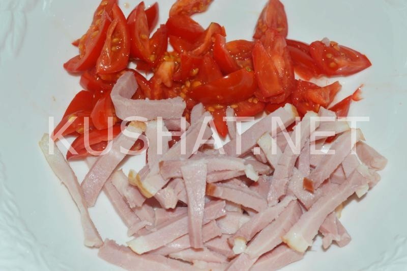 4_салат с ветчиной, сухариками, сыром и помидорами