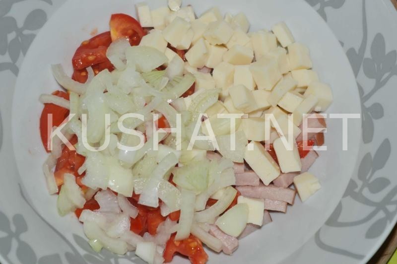 7_салат с ветчиной, маринованным луком, сыром и помидорами