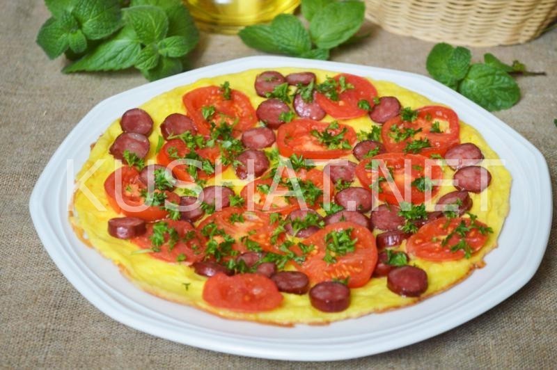 8_омлет с колбасой и помидорами