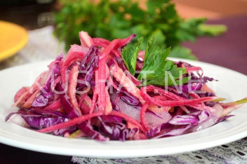 11_салат из краснокочанной капусты с колбасой и арбузной редькой