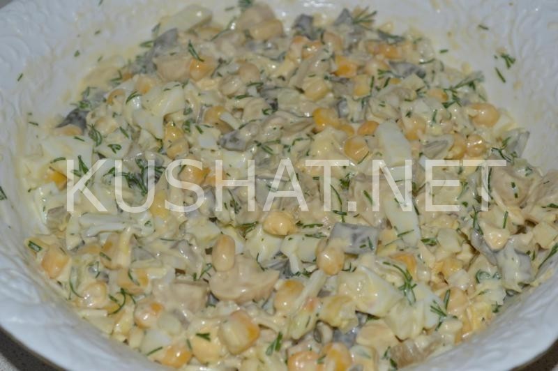 12_салат с консервированными шампиньонами, сыром и кукурузой