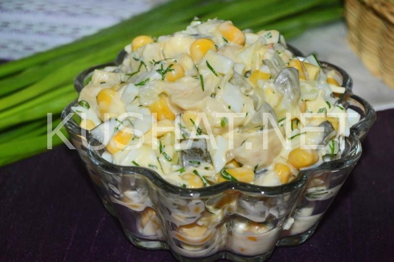 13_салат с консервированными шампиньонами, сыром и кукурузой