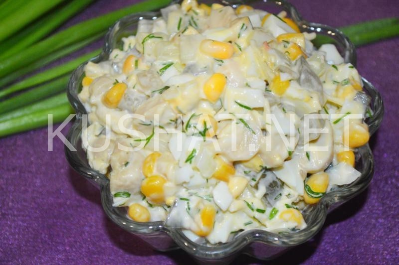 15_салат с консервированными шампиньонами, сыром и кукурузой