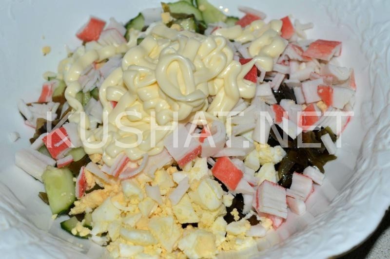 7_салат из морской капусты с крабовыми палочками и яйцом
