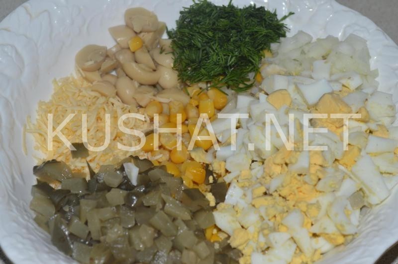 9_салат с консервированными шампиньонами, сыром и кукурузой