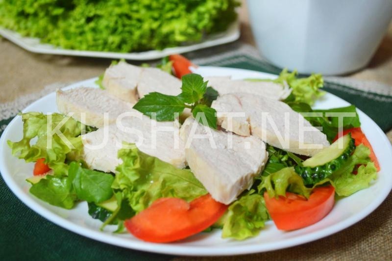 10_салат с рукколой, курицей и помидорами