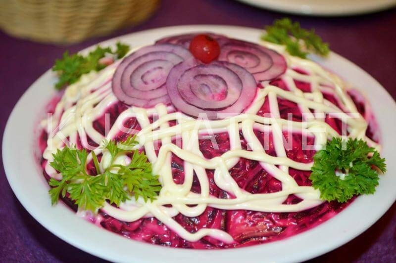 15_слоеный салат с сардинами и свеклой