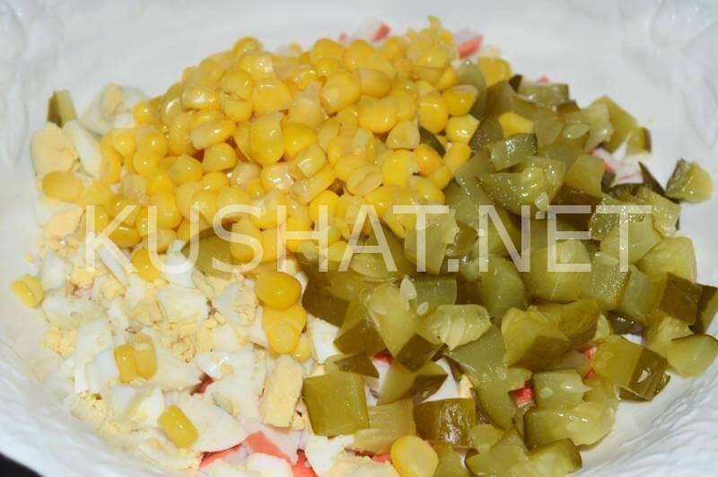 7_салат с крабовыми палочками, солеными огурцами и сыром
