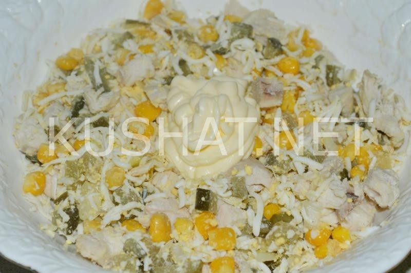 8_салат с курицей, кукурузой, сыром и огурцом
