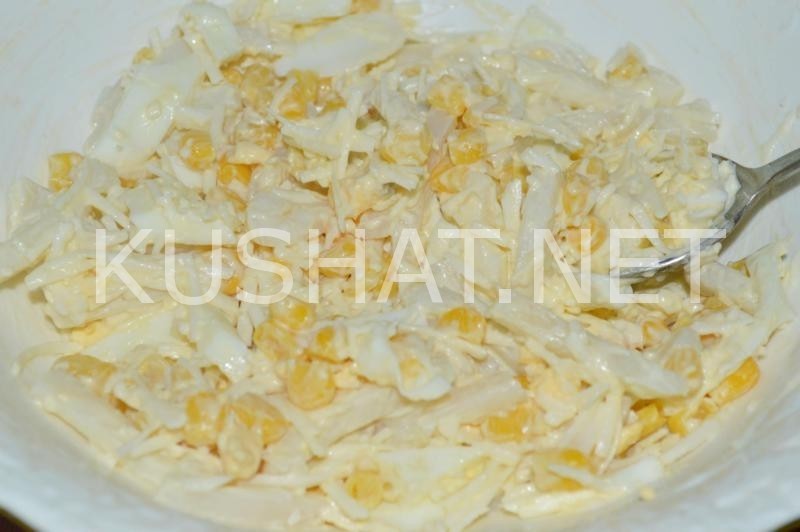 9_салат с кальмарами, кукурузой, яйцом и сыром