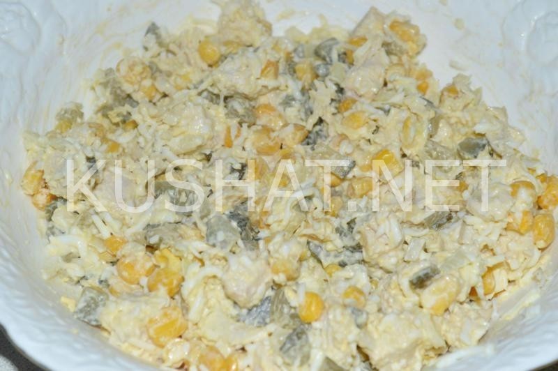 9_салат с курицей, кукурузой, сыром и огурцом