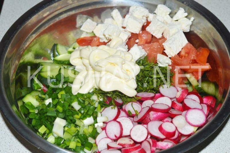 9_салат с редисом, огурцом, помидорами и брынзой