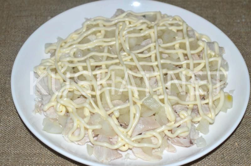 10_салат Подсолнух с чипсами, курицей и грибами