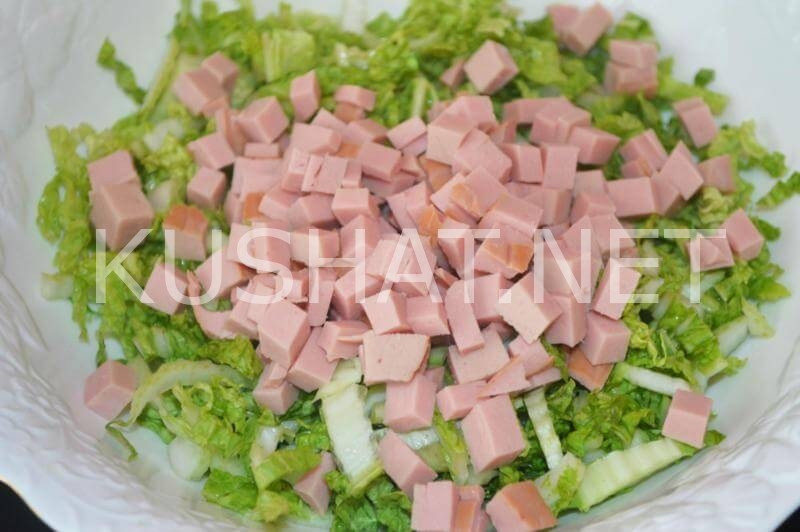 3_салат из пекинской капусты с колбасой и горошком