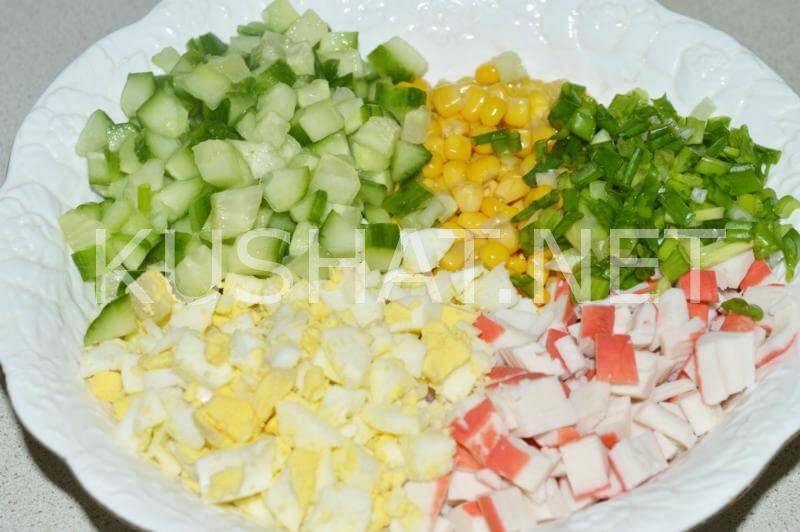 5_салат с крабовыми палочками, кукурузой и огурцом