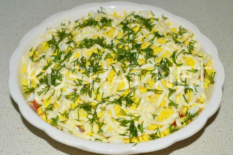 13_салат с копченой рыбой, помидорами и сыром