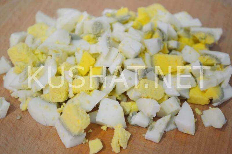 3_салат из зеленого лука с яйцами, огурцами и плавленым сыром