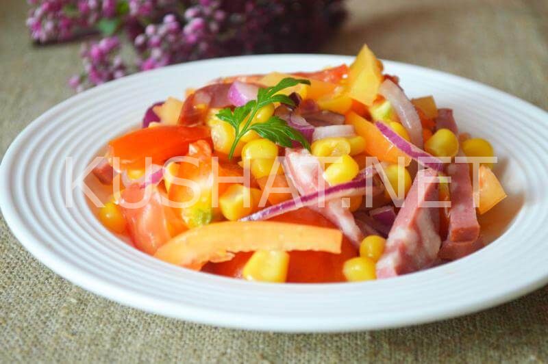 11_салат с колбасой, кукурузой, помидорами и перцем