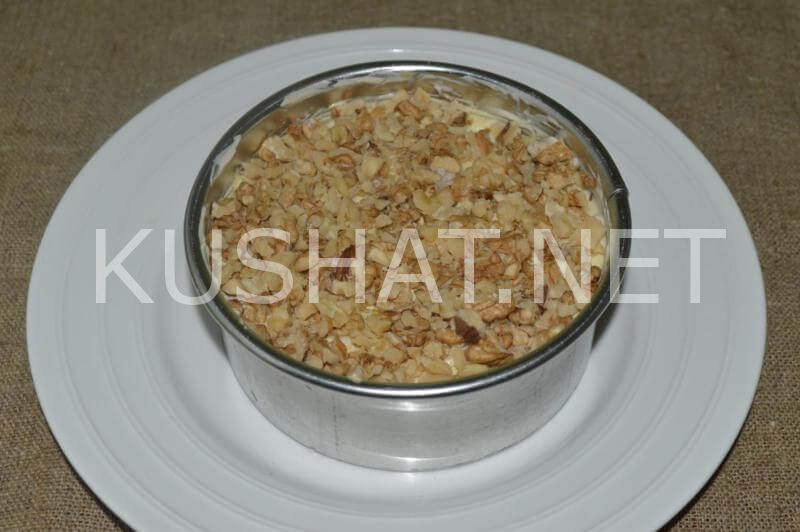 11_слоеный салат с крабовыми палочками, сыром и орехами