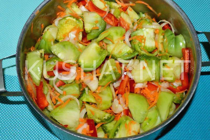 5_салат из зеленых помидоров на зиму с луком и морковью