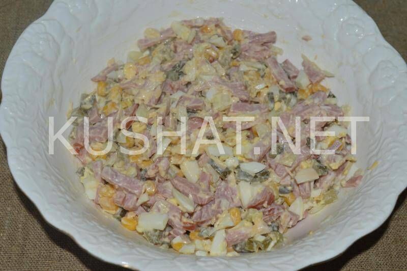 9_салат с ветчиной, кукурузой и маринованными огурцами