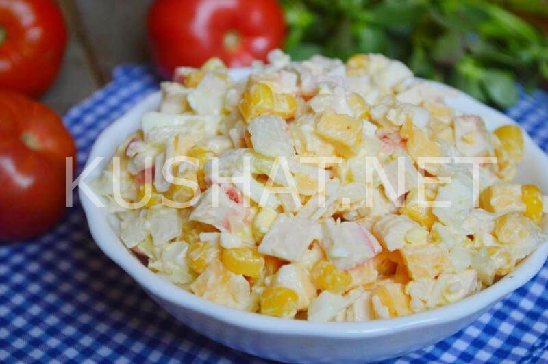 14_салат с крабовыми палочками сыром и кукурузой