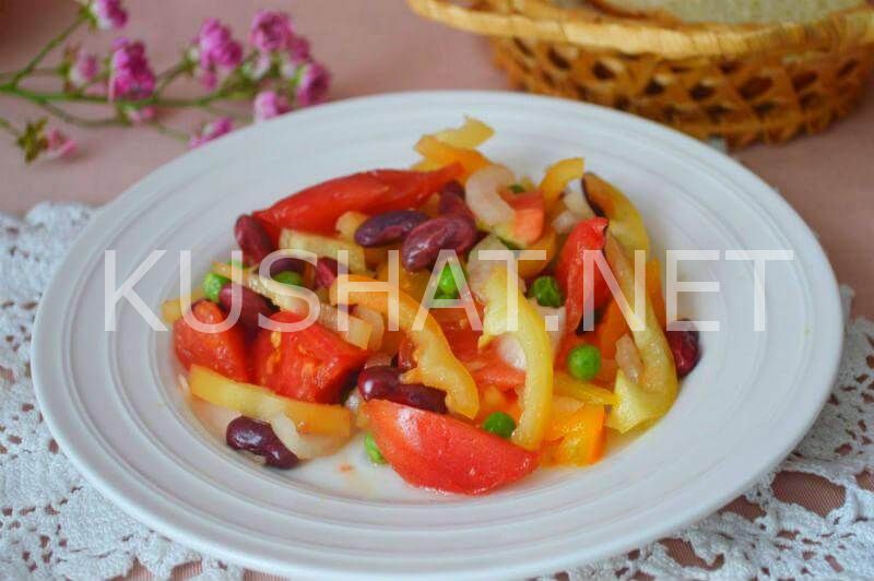 9_салат с фасолью, помидорами, перцем и горошком