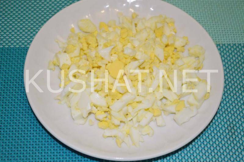 4_салат из капусты с колбасой и кукурузой