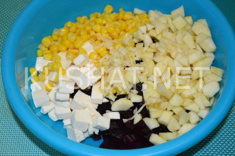 6_салат из свеклы с яблоком, сыром и кукурузой
