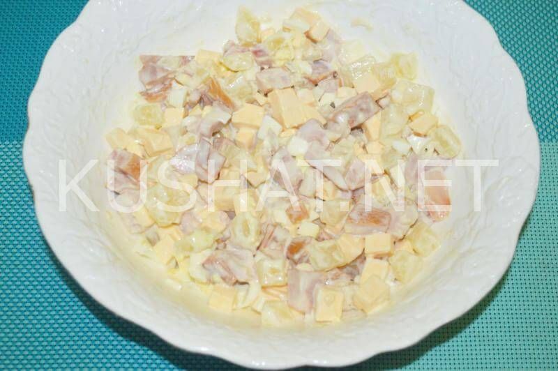 10_салат с копченой курицей, сыром и ананасами