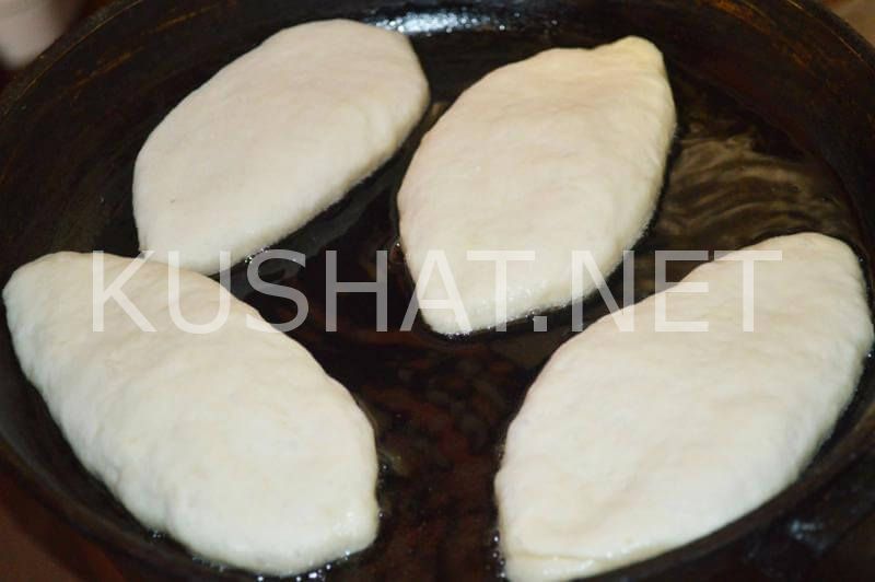 14_жареные пирожки на кефире с колбасой и сыром