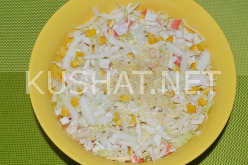 7_салат с крабовыми палочками, кукурузой и капустой