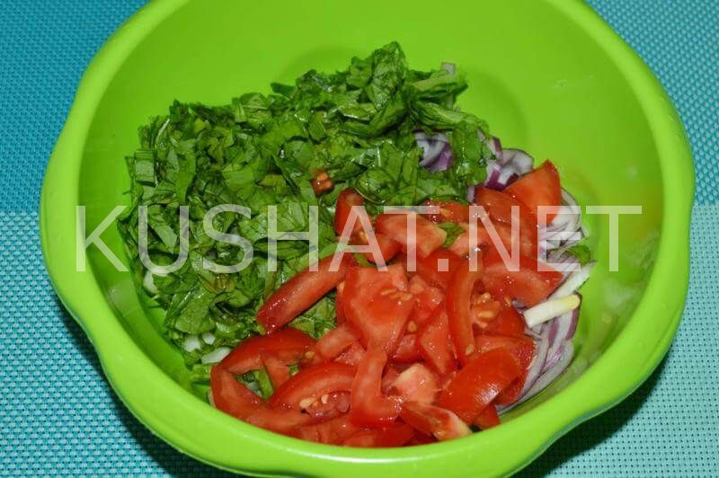 5_салат со шпинатом, помидорами и огурцами
