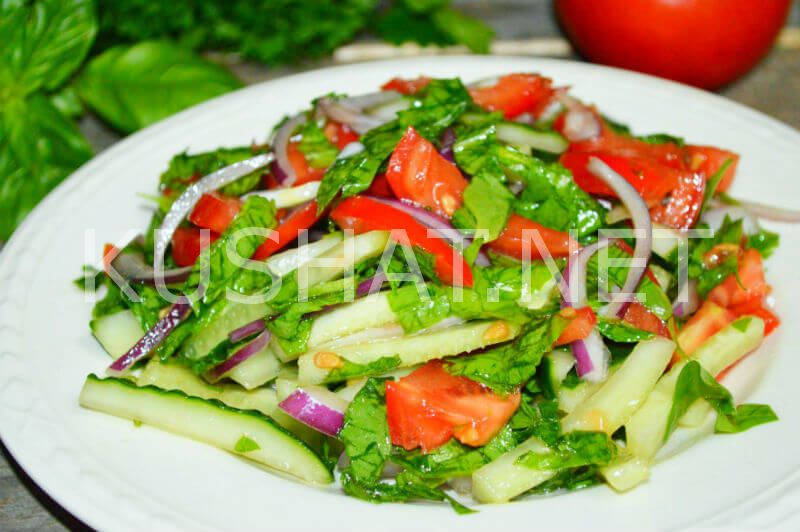 8_салат со шпинатом, помидорами и огурцами