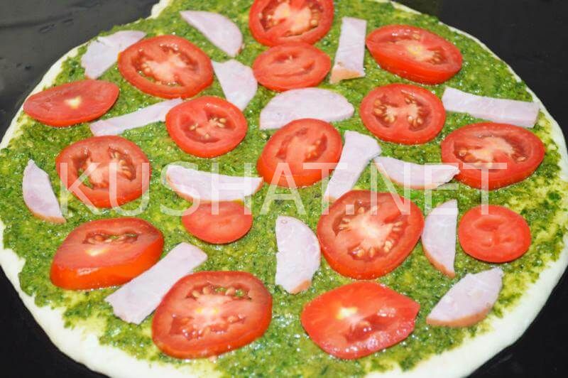 5_пицца с соусом песто, ветчиной и помидорами