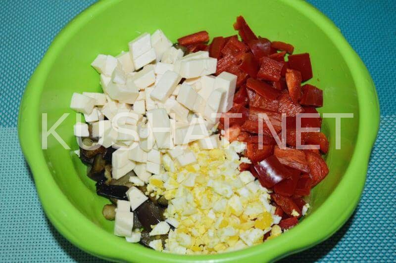 7_салат с баклажанами, перцем и плавленым сыром