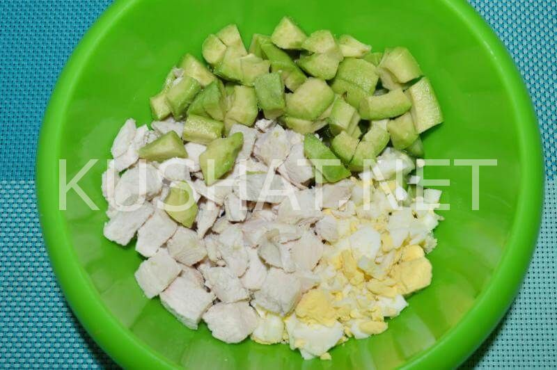 5_салат с курицей, авокадо и огурцом