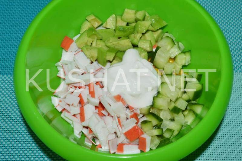 7_салат с авокадо и крабовыми палочками