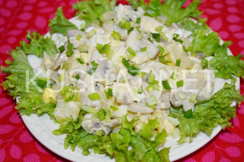 Салат с ананасом и куриной грудкой слоями: рецепт с фото