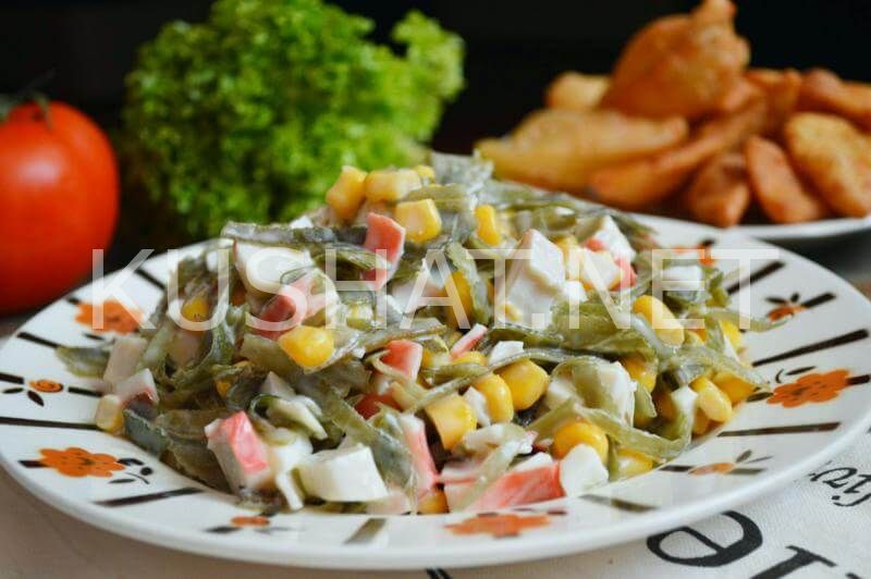 8_салат с морской капустой, крабовыми палочками и кукурузой