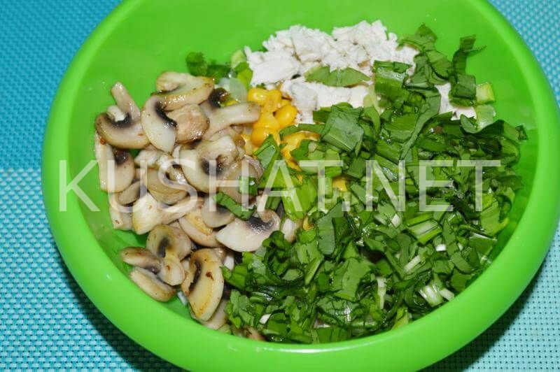 9_салат с курицей, грибами и кукурузой