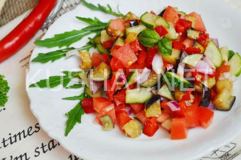 11_салат с баклажанами, огурцами и помидорами