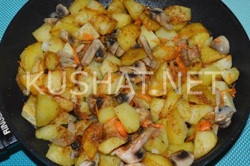 10_жареная картошка с шампиньонами и луком