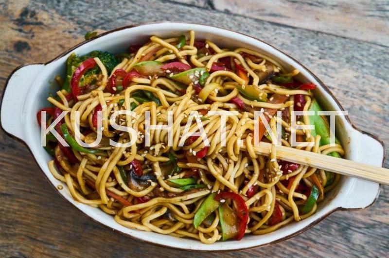 1_спагетти с овощами и соевым соусом