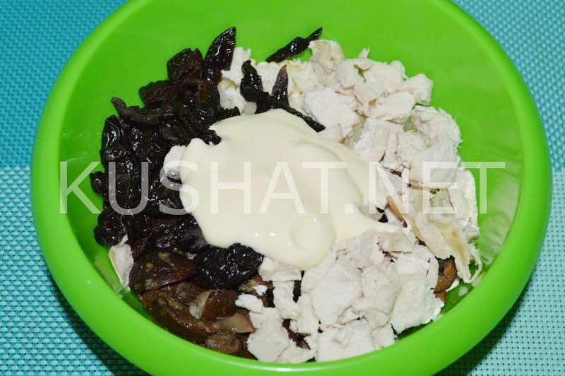 8_салат с курицей, черносливом и грибами